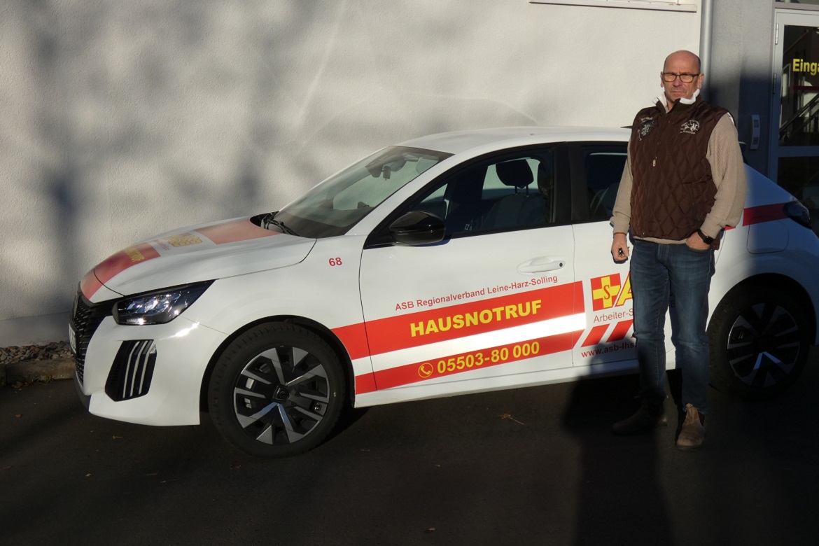 Neues Servicefahrzeug für den Hausnotrufdienst
