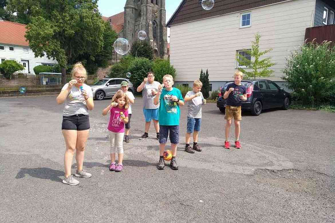 asj-markoldendorf-starke-kids-pause-mit-seifenblasen.jpg